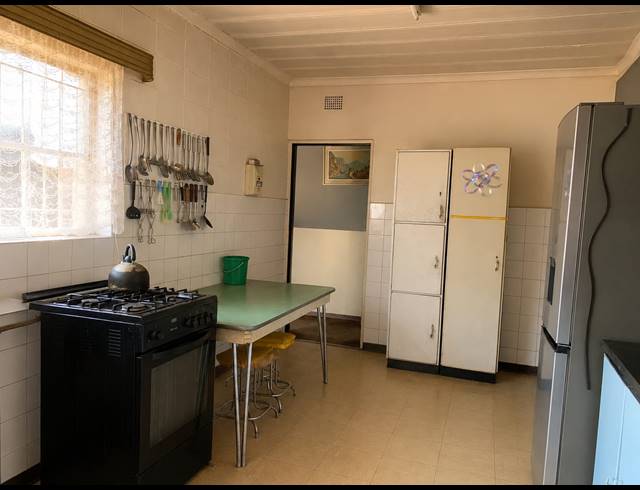4 BEDROOM FREEHOLD FOR SALE IN VANDERBIJLPARK CE 3